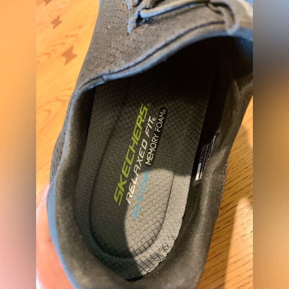 Men’s Skechers Black Slip-On Sneakers - Picture 5 of 9
